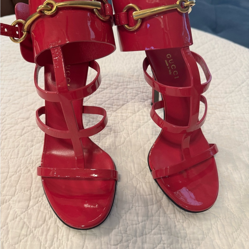 Gucci Vibrant Red Ursula Horsebit Gladiator Sandals Sz 5.5 - new / never worn